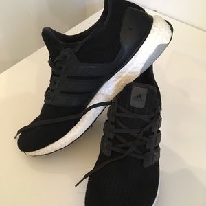 Men’s Adidas Ultra Boost tennis shoe